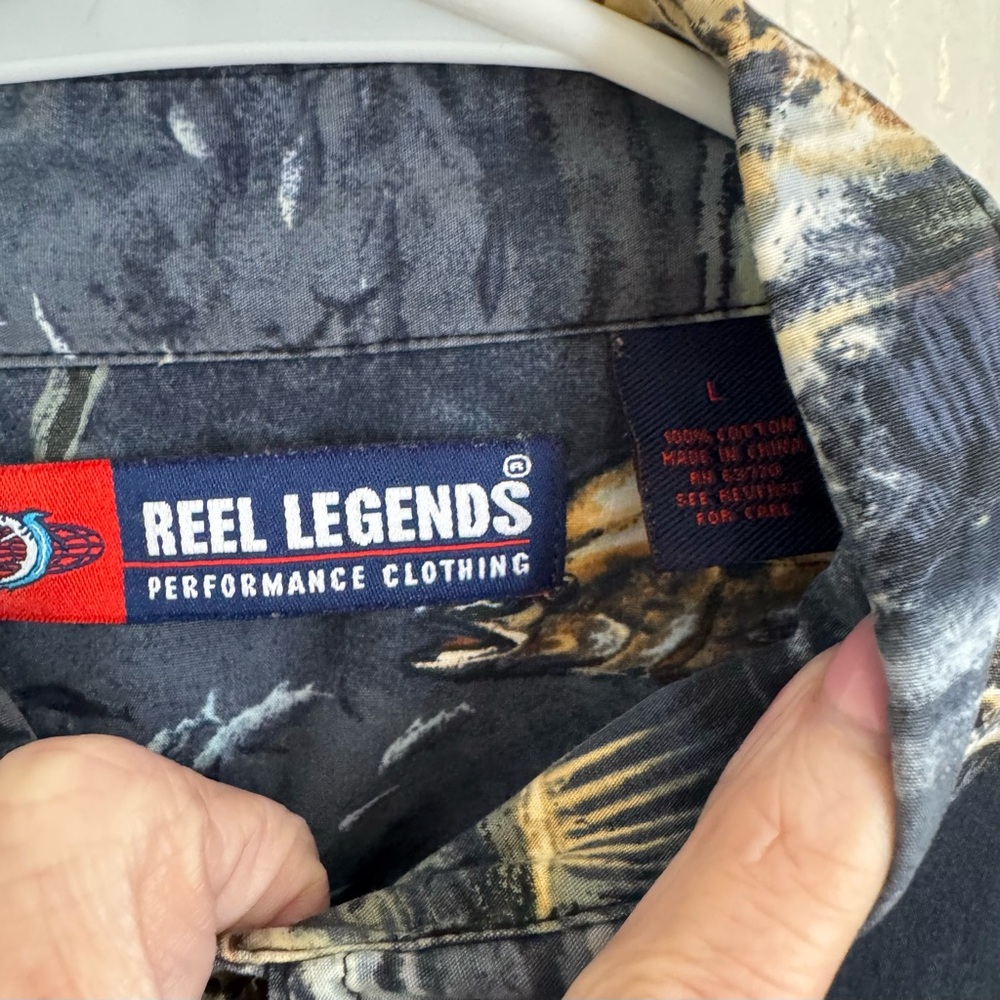 Reel Legends Men's Navy Salt Water Fish Short Sleeve Shirt Size: Large - Picture 5 of 6